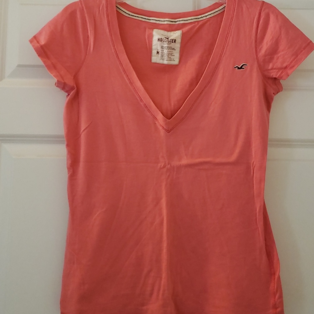 Hollister pink t shirt